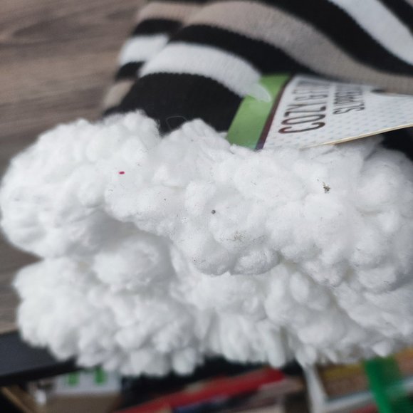 Sloth Cozy & Furry Slipper Socks Ladies size 6-8 - Picture 4 of 4